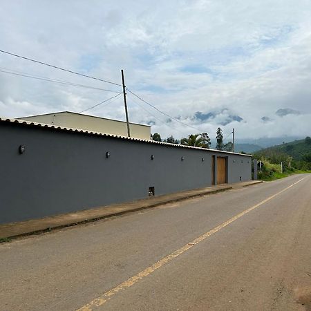 Agradável Casa de Campo, recém construída. Pedra Menina Exterior foto